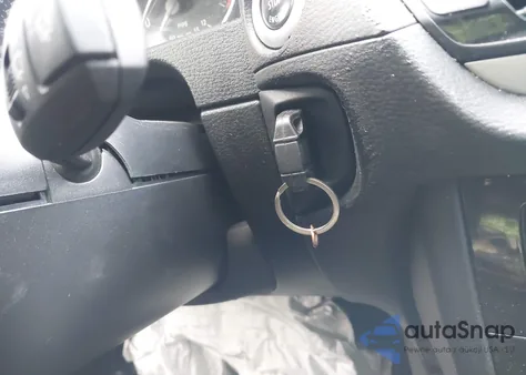 2014 BMW X1 xDrive28I из США, поврежденный, VIN WBAVL1C51EVY20072